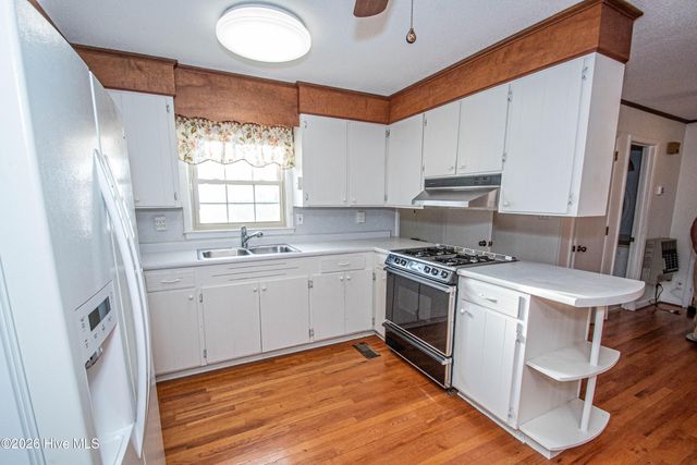 8564 S Nc 41 Highway, Wallace, NC 28466
