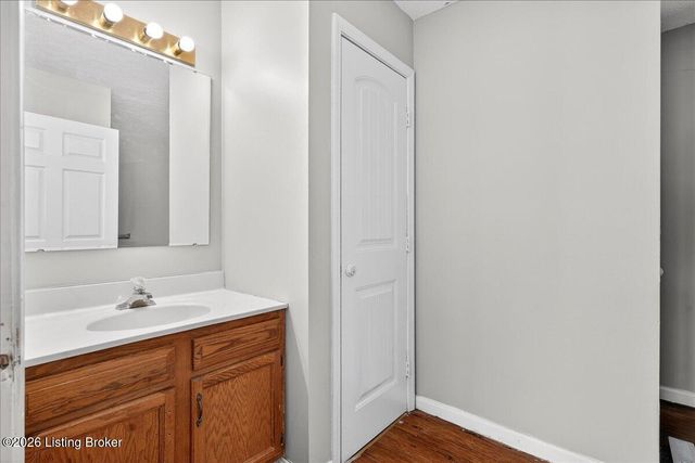 216 Bent Tree Dr, Vine Grove, KY 40175
