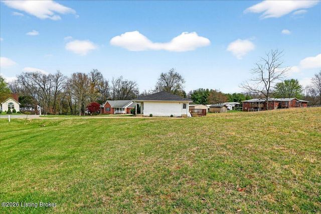 216 Bent Tree Dr, Vine Grove, KY 40175