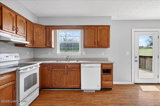 216 Bent Tree Dr, Vine Grove, KY 40175