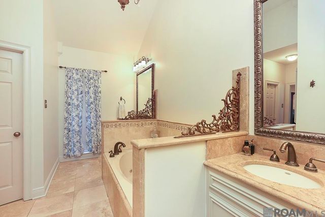 15457 Therese Ct, Prairieville, LA 70769