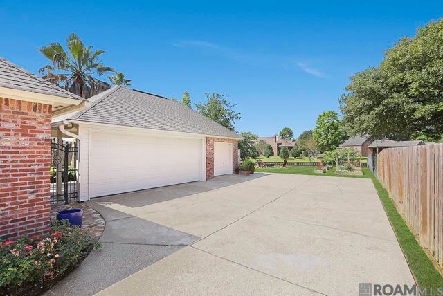 15457 Therese Ct, Prairieville, LA 70769