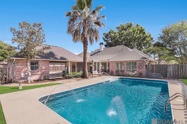 15457 Therese Ct, Prairieville, LA 70769
