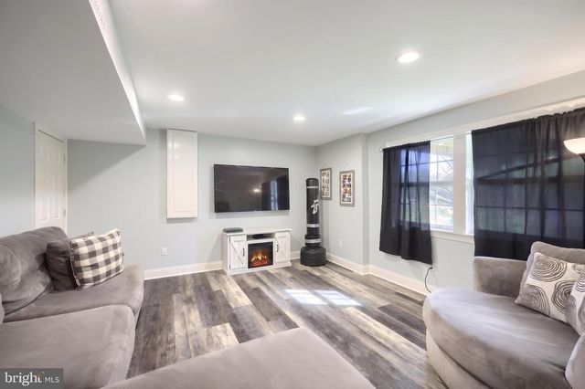 523 N REESER DR, York Haven, PA 17370