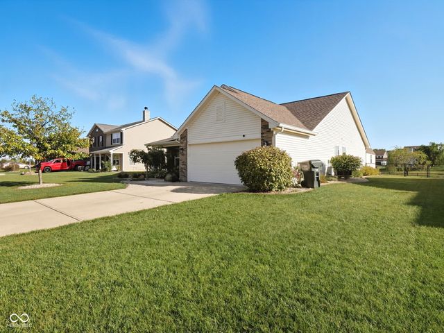 4339 W Parkway Court, New Palestine, IN 46163