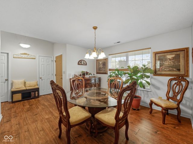 4339 W Parkway Court, New Palestine, IN 46163