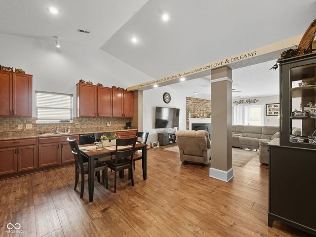 4339 W Parkway Court, New Palestine, IN 46163