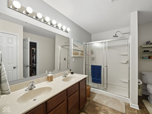 4339 W Parkway Court, New Palestine, IN 46163