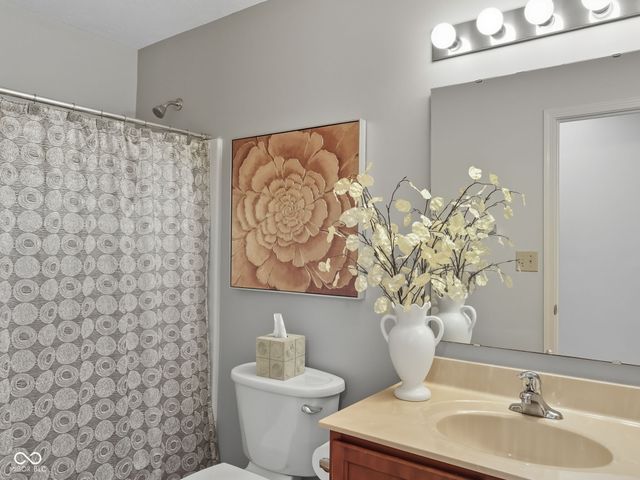 4339 W Parkway Court, New Palestine, IN 46163