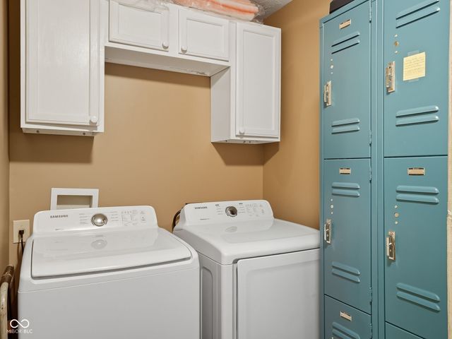 4339 W Parkway Court, New Palestine, IN 46163