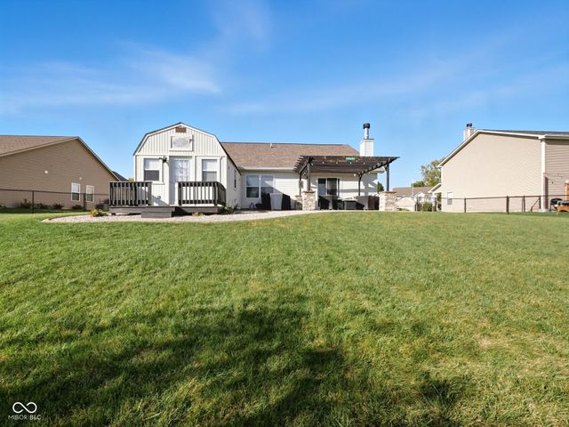 4339 W Parkway Court, New Palestine, IN 46163