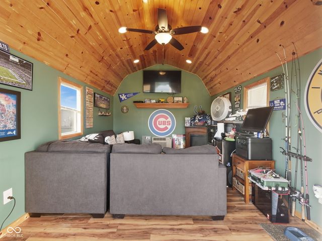 4339 W Parkway Court, New Palestine, IN 46163