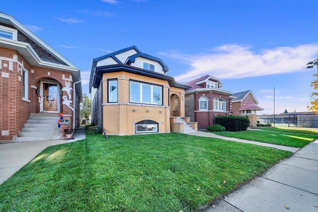 1531 Wenonah Avenue, Berwyn, IL 60402
