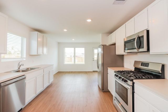 202 Alder Laurels Cove, Magnolia, TX 77354