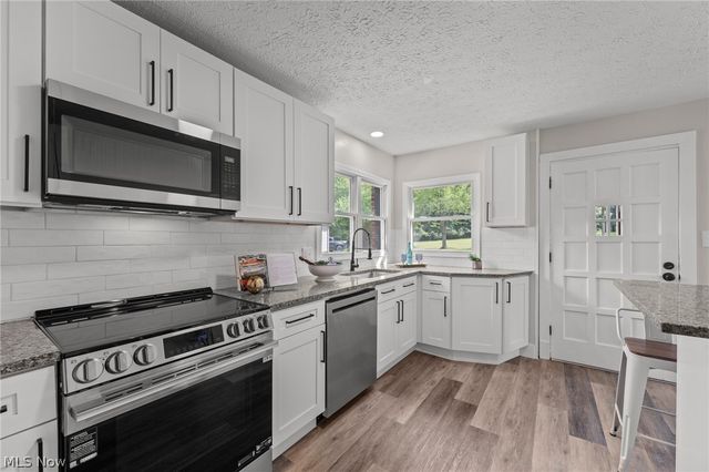146 Spruce Drive NW, North Canton, OH 44720