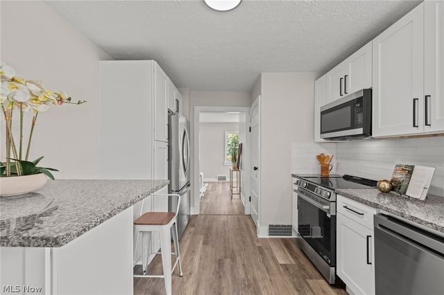 146 Spruce Drive NW, North Canton, OH 44720