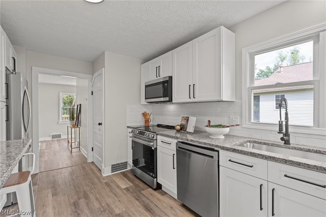 146 Spruce Drive NW, North Canton, OH 44720