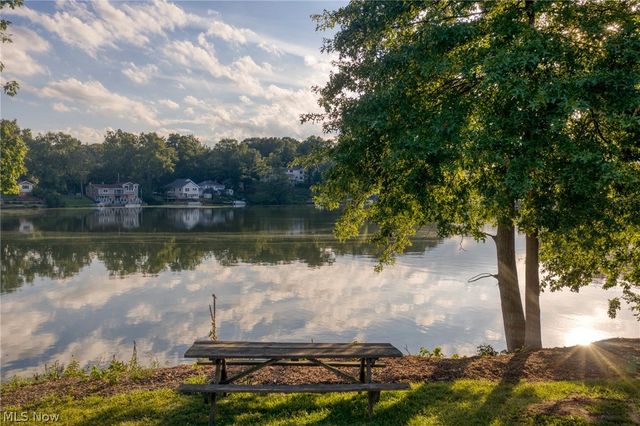 146 Spruce Drive NW, North Canton, OH 44720