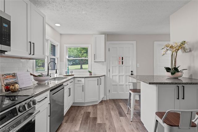 146 Spruce Drive NW, North Canton, OH 44720