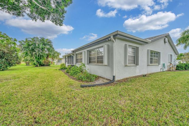 6127 Rainbow Circle, Greenacres, FL 33463