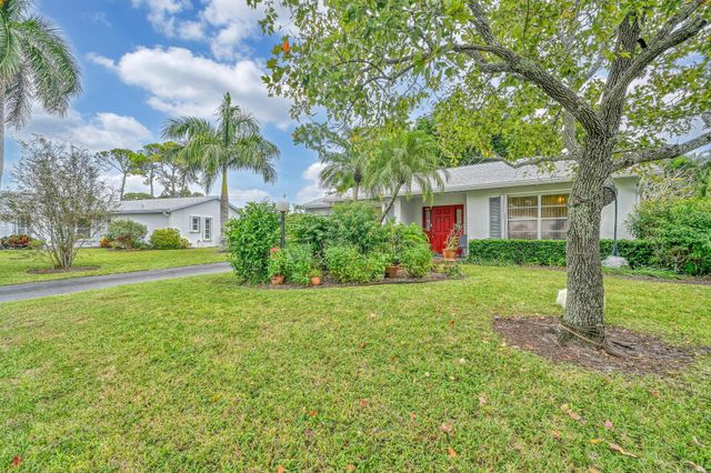 6127 Rainbow Circle, Greenacres, FL 33463