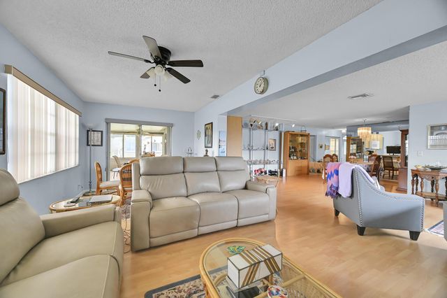6127 Rainbow Circle, Greenacres, FL 33463