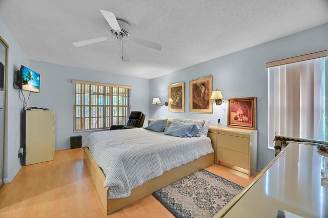 6127 Rainbow Circle, Greenacres, FL 33463