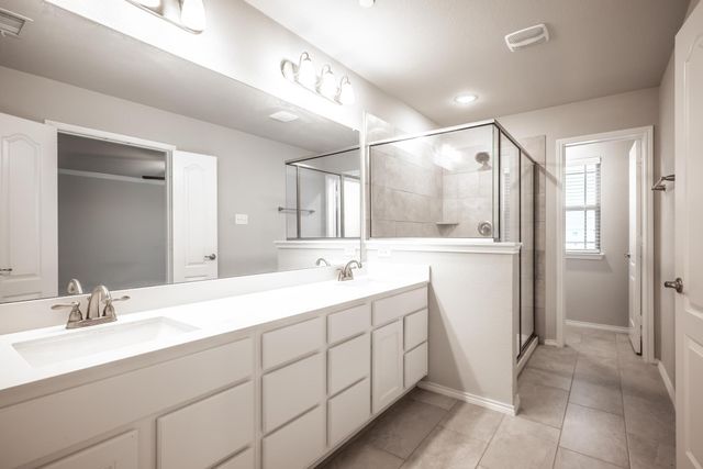 2204 Greystone Drive, Denton, TX 76207