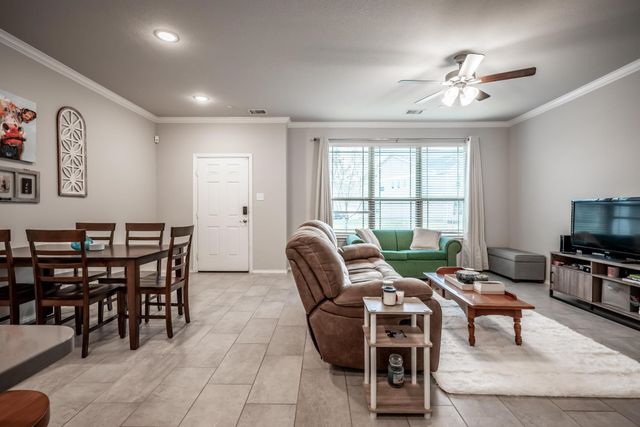 2204 Greystone Drive, Denton, TX 76207
