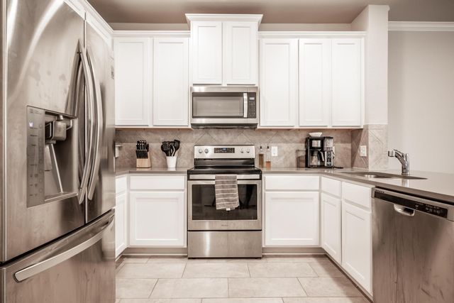 2204 Greystone Drive, Denton, TX 76207