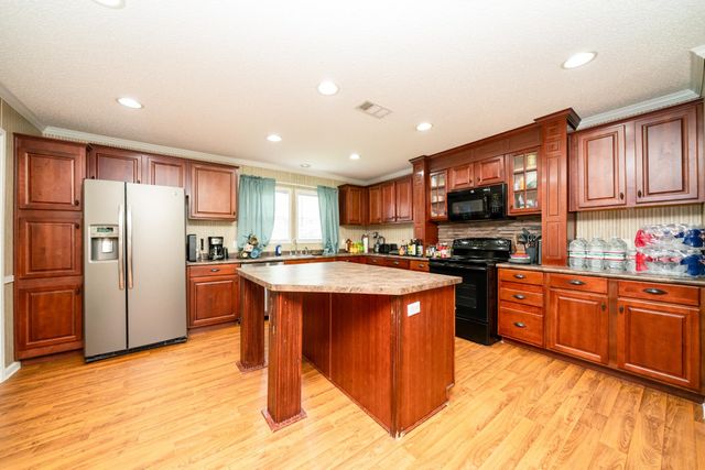 315 Gray Fox Road, Marshall, TX 75670