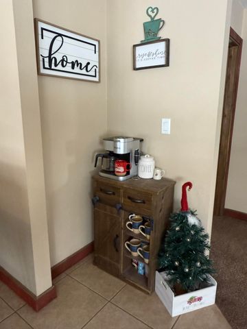 203 9th Avenue, Vinton, IA 52349