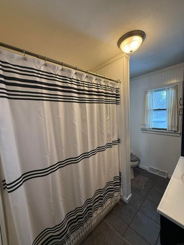 203 9th Avenue, Vinton, IA 52349