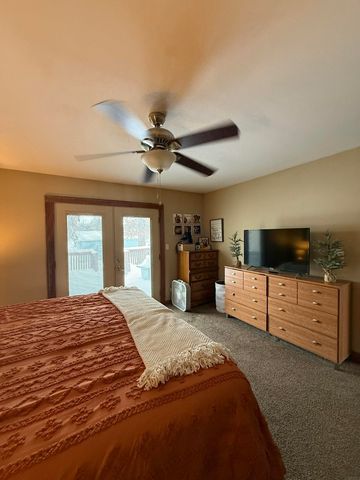 203 9th Avenue, Vinton, IA 52349