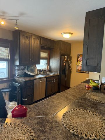 203 9th Avenue, Vinton, IA 52349