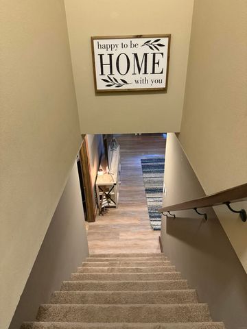 203 9th Avenue, Vinton, IA 52349