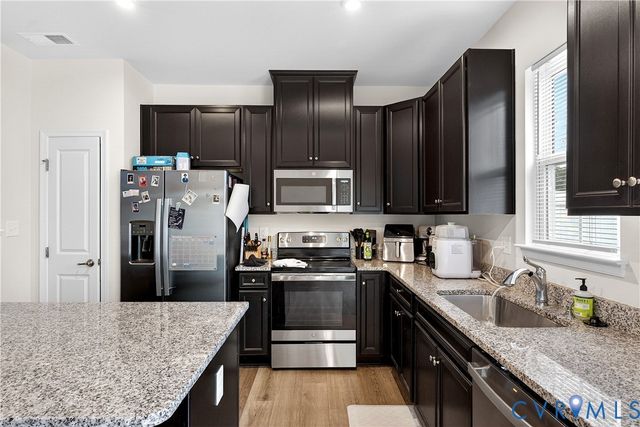 963 Taylor Green Dr, Sandston, VA 23150