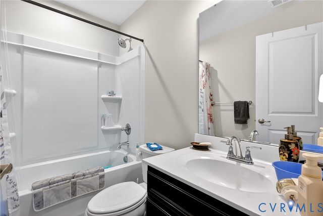 963 Taylor Green Dr, Sandston, VA 23150