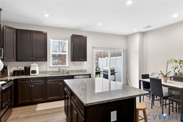 963 Taylor Green Dr, Sandston, VA 23150