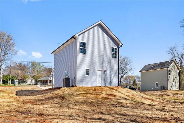 5131 Fredonia Avenue, Winston-salem, NC 27105