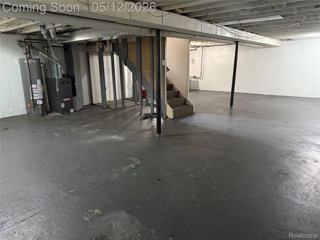 29650 Oakwood Street, Inkster, MI 48141