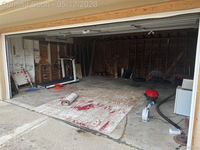 29650 Oakwood Street, Inkster, MI 48141