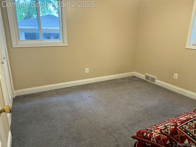29650 Oakwood Street, Inkster, MI 48141
