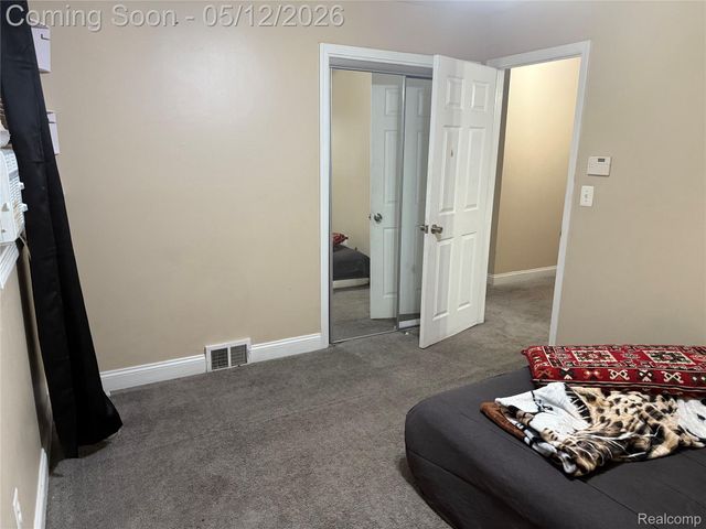 29650 Oakwood Street, Inkster, MI 48141