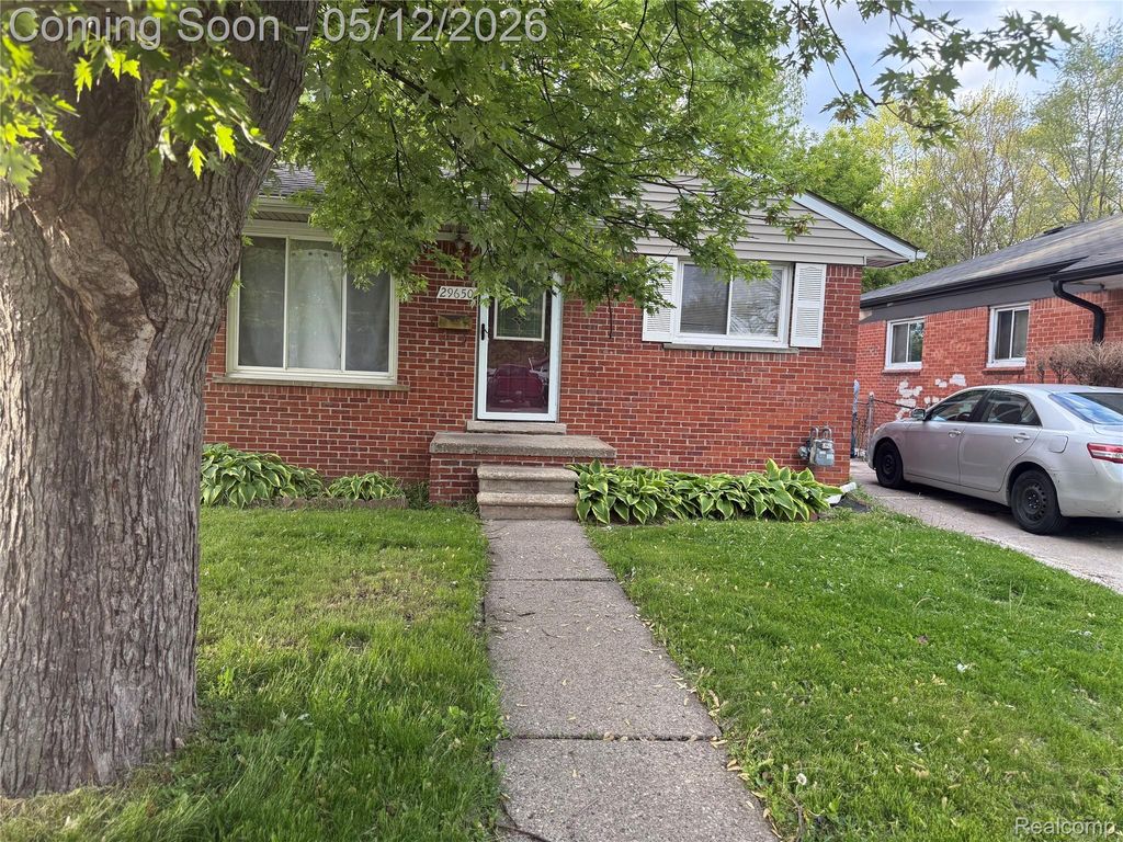 29650 Oakwood Street, Inkster, MI 48141