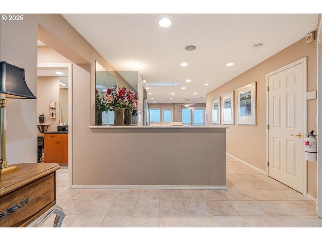 361 S PROM 502, Seaside, OR 97138