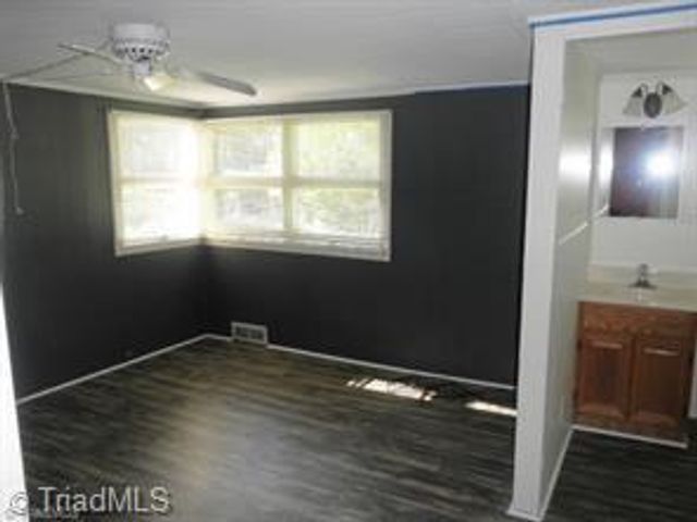 4162 Glenn Hi Road, Winston-salem, NC 27107