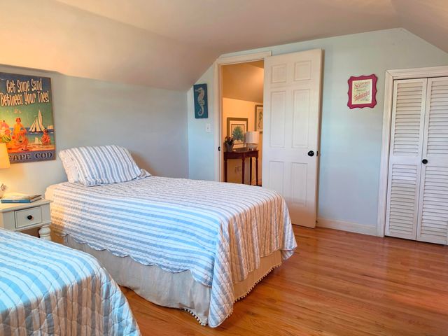 17 Captain York Road, South Yarmouth, MA 02664