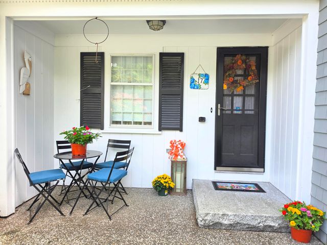 17 Captain York Road, South Yarmouth, MA 02664