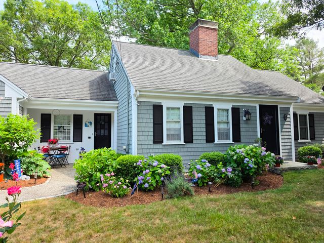 17 Captain York Road, South Yarmouth, MA 02664